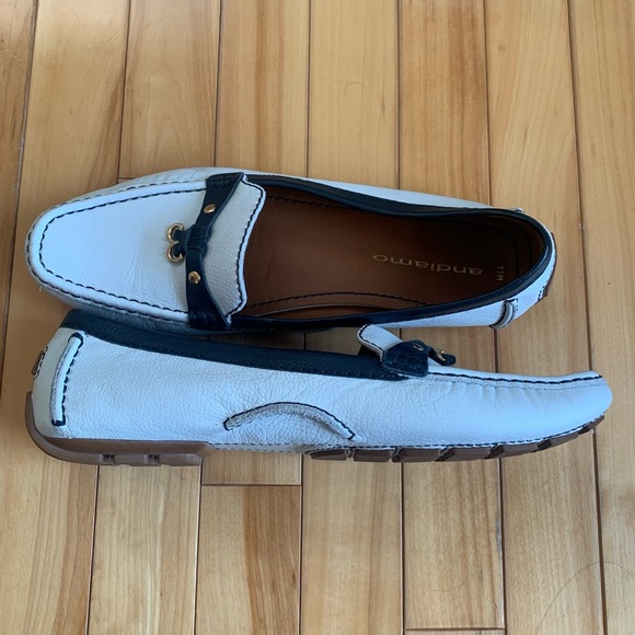 Andiamo white leather loafers size 11. - Picture 10 of 10